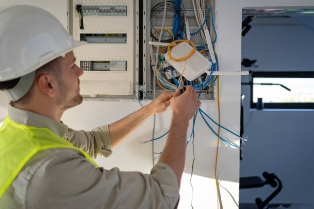 Best Affordable Emergency Electrician  in Long Beach, MS